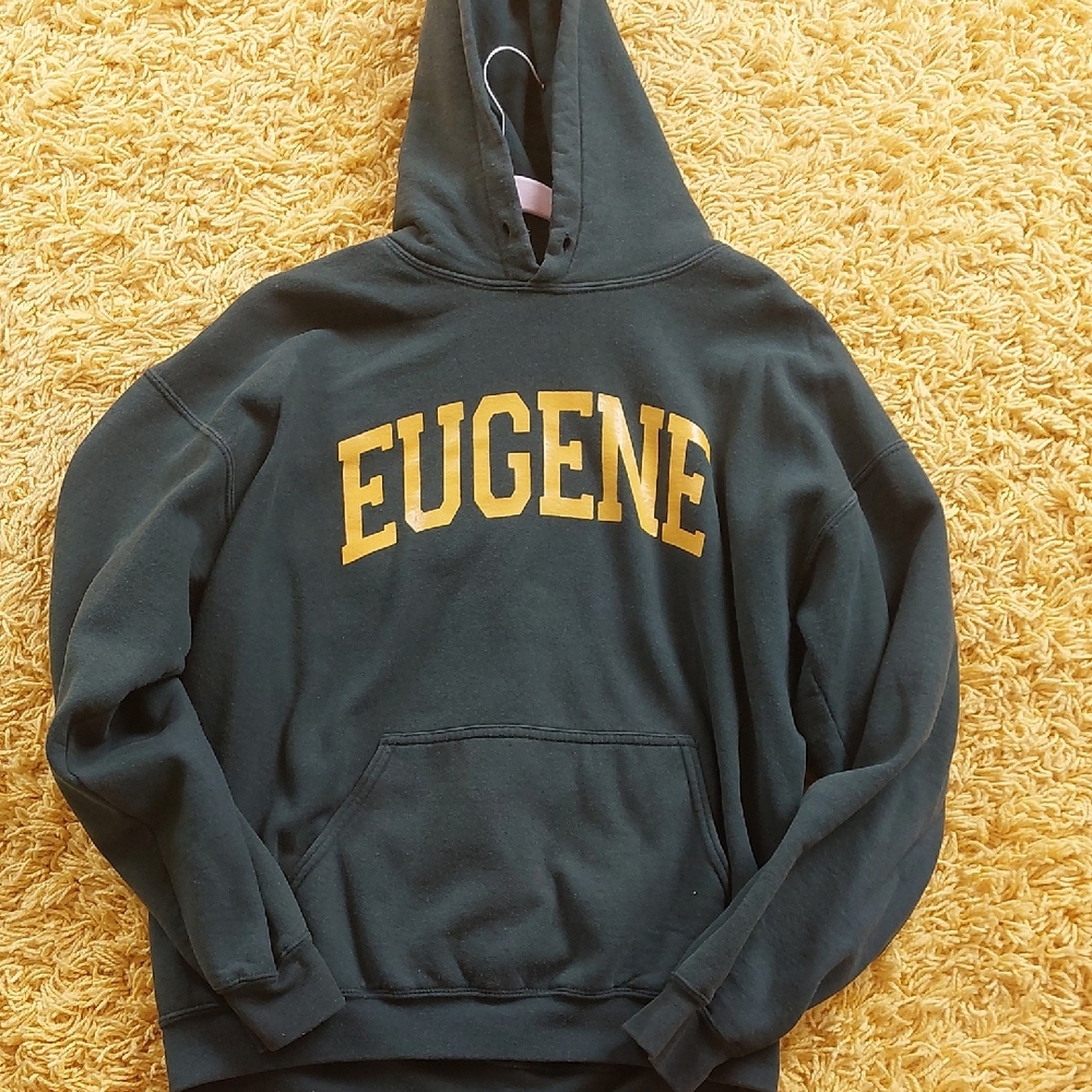 Forest Green Eugene Oregon Hoodie Size L. Go Ducks!